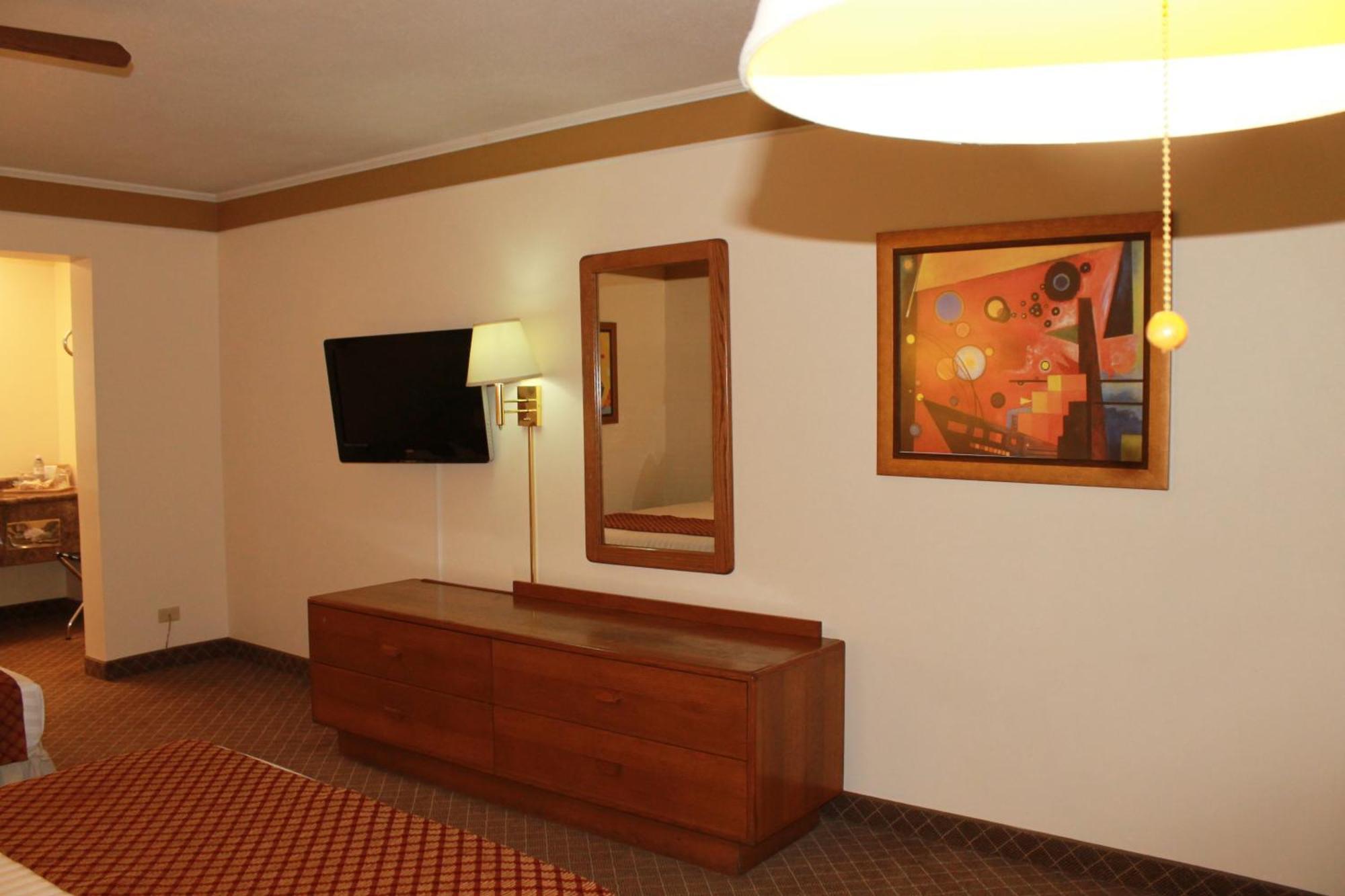 Hotel Santa Fe Camargo ห้อง รูปภาพ