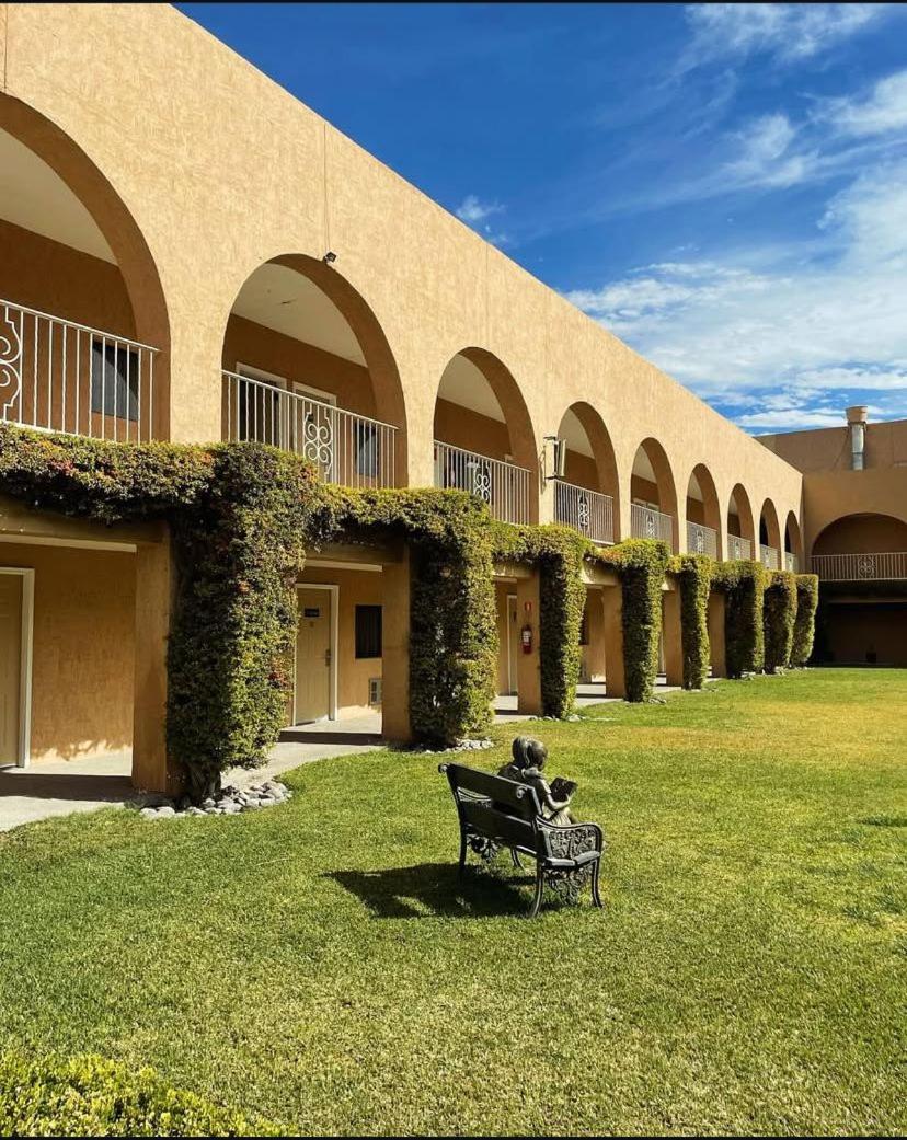 Hotel Santa Fe Camargo ภายนอก รูปภาพ