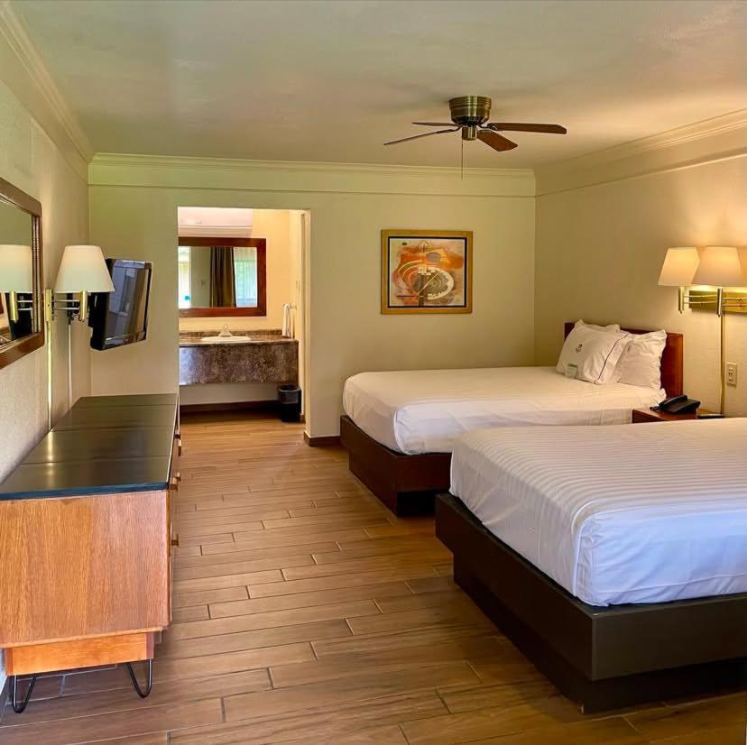Hotel Santa Fe Camargo ภายนอก รูปภาพ