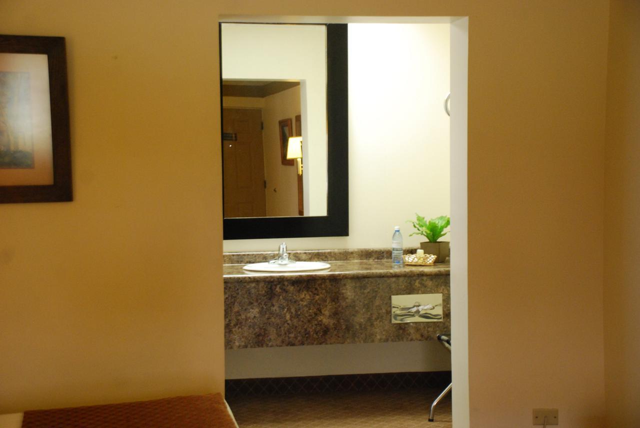Hotel Santa Fe Camargo ภายนอก รูปภาพ