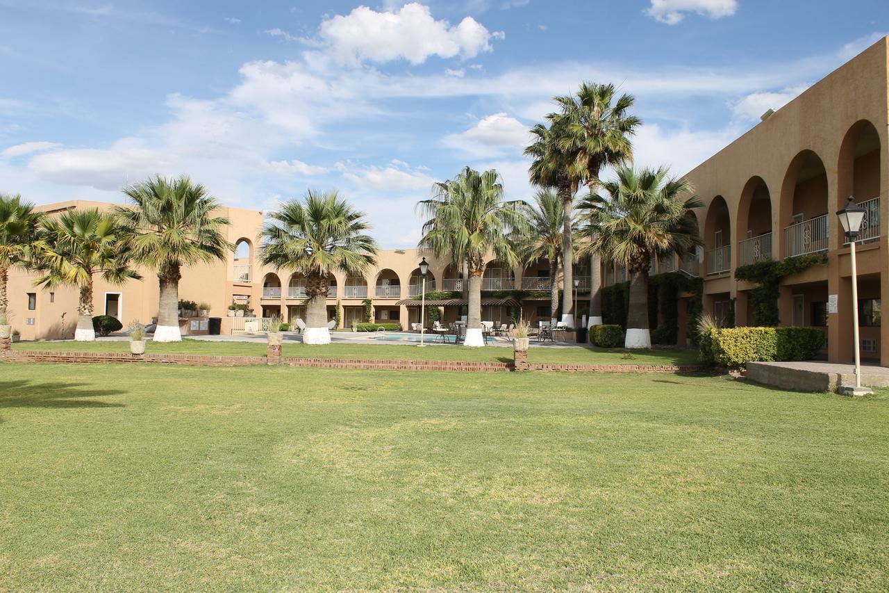 Hotel Santa Fe Camargo ภายนอก รูปภาพ